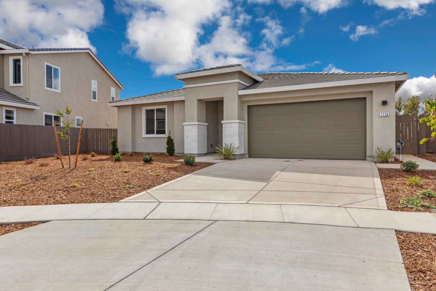 Detail Gallery Image 43 of 46 For 1716 Stinson Way, Plumas Lake,  CA 95961 - 3 Beds | 2/1 Baths