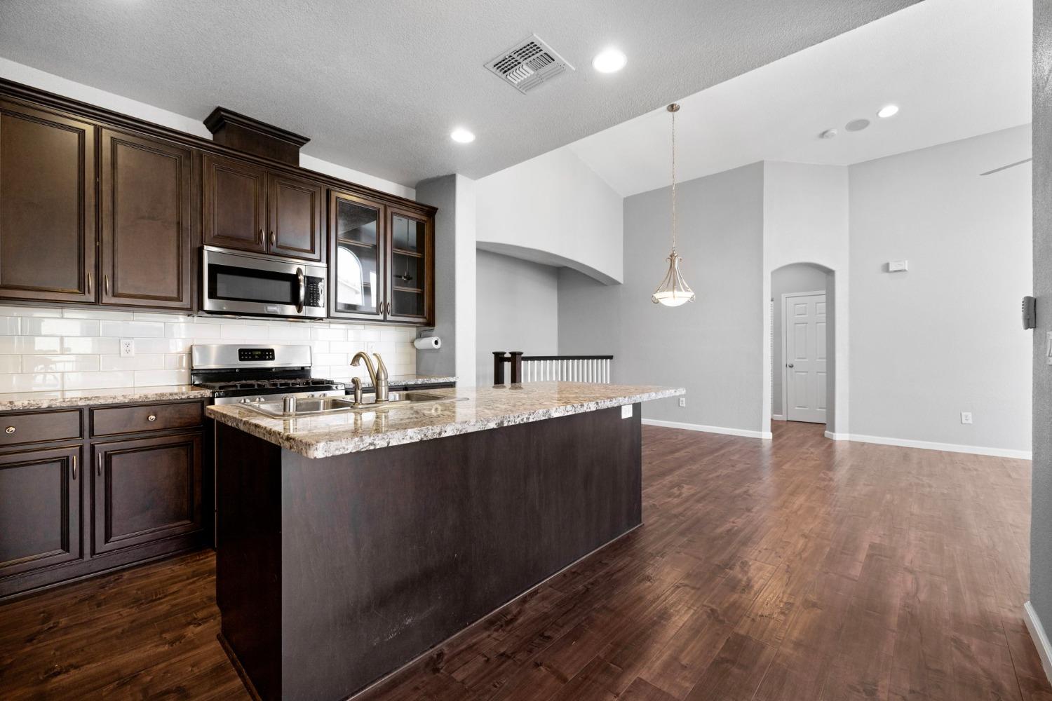 Detail Gallery Image 17 of 57 For 1050 Sierra View Cir #1,  Lincoln,  CA 95648 - 2 Beds | 2 Baths