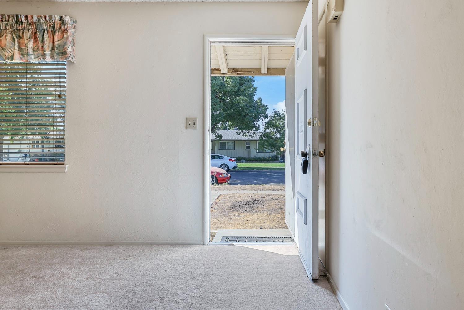N Pleasant Avenue, Fresno, California image 7