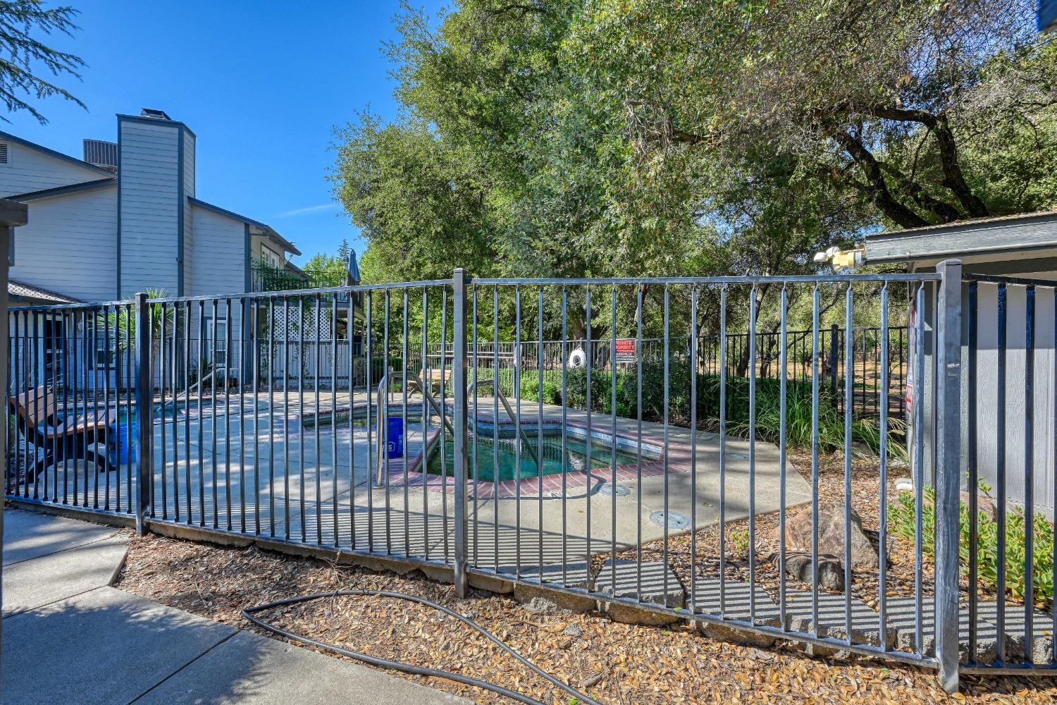 Detail Gallery Image 28 of 30 For 6347 Slippery Creek Ln, Citrus Heights,  CA 95621 - 3 Beds | 2/1 Baths