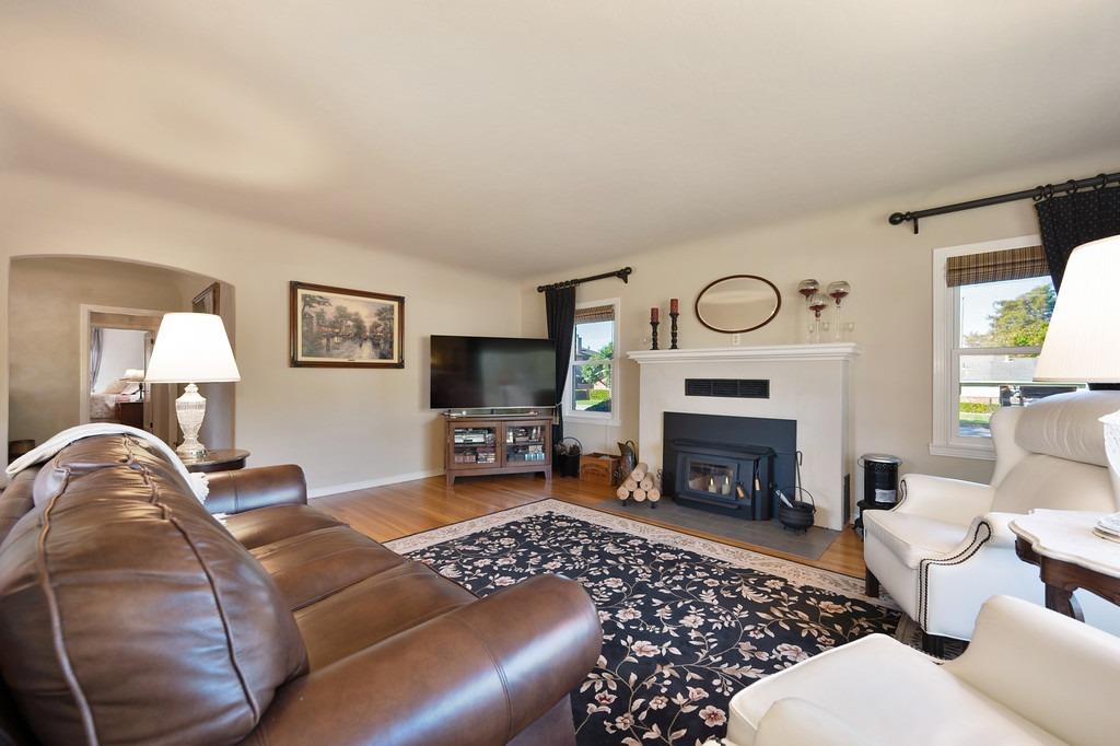 Detail Gallery Image 21 of 94 For 391 5th St, Lincoln,  CA 95648 - 5 Beds | 2/1 Baths