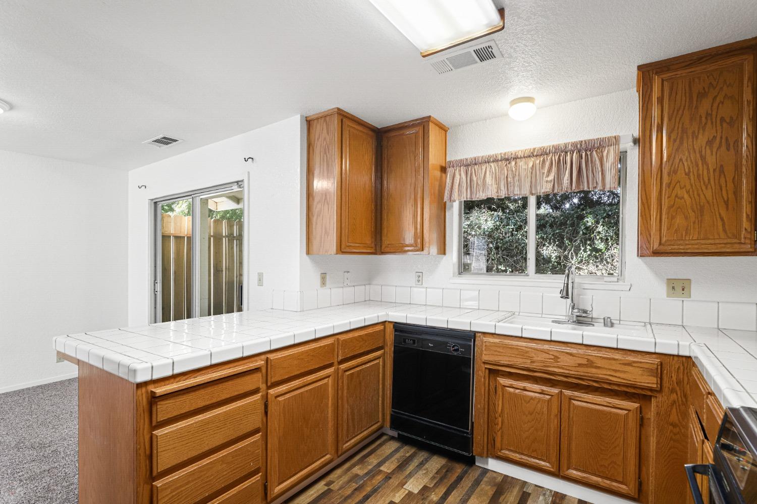 Detail Gallery Image 21 of 56 For 1713 Cashmere Dr, Modesto,  CA 95355 - 3 Beds | 2/1 Baths