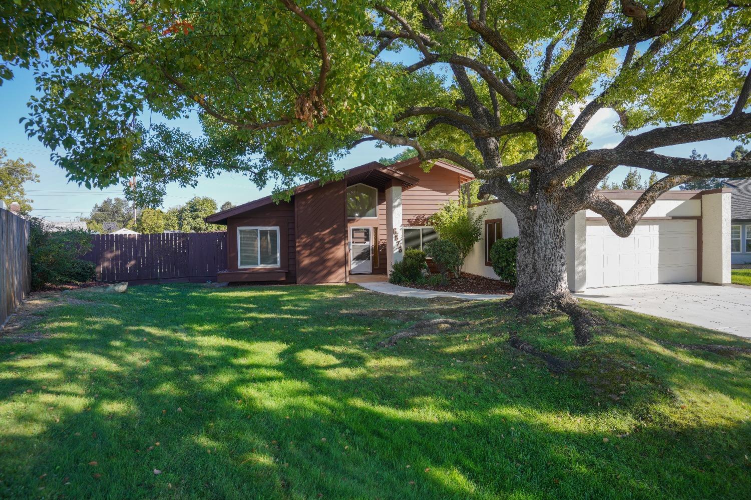 Detail Gallery Image 1 of 50 For 8878 Nimbus Way, Orangevale,  CA 95662 - 4 Beds | 2 Baths