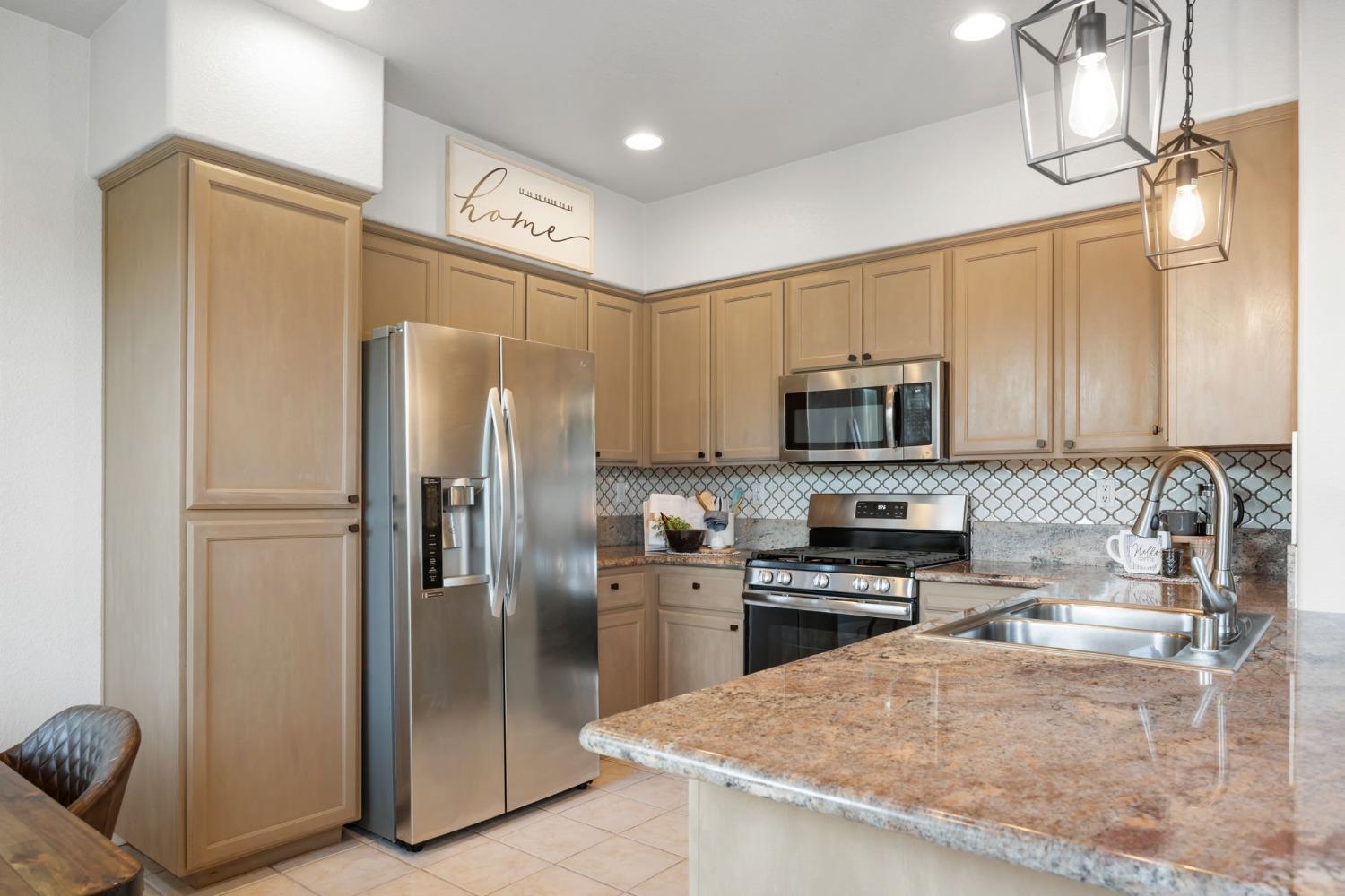 Detail Gallery Image 19 of 44 For 1660 Palatia Dr, Roseville,  CA 95661 - 4 Beds | 2/1 Baths