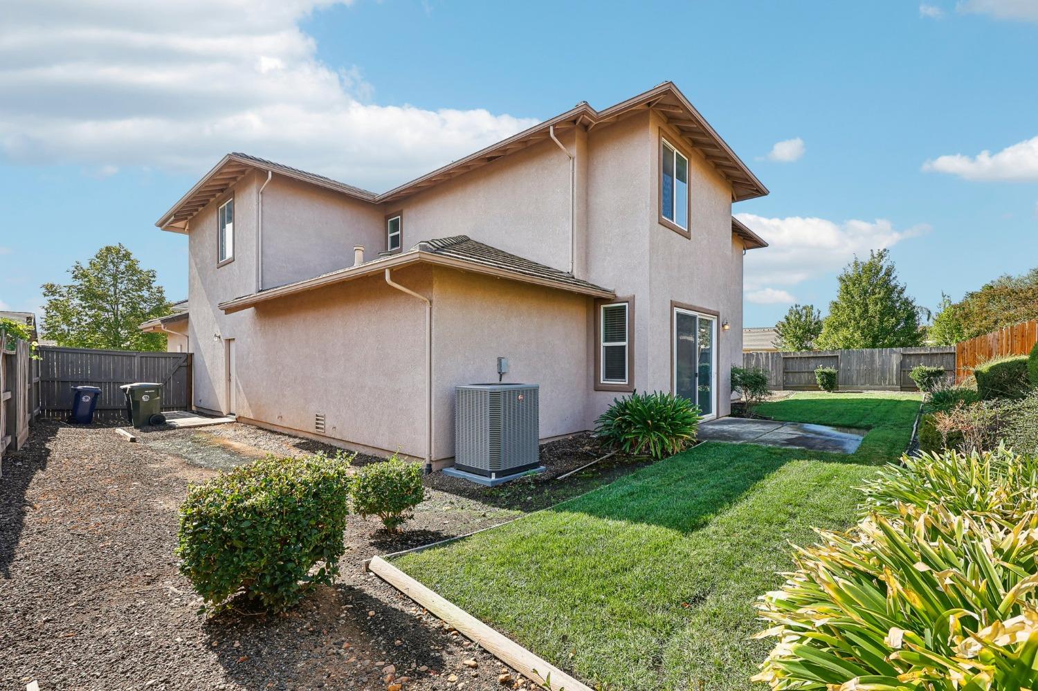 Detail Gallery Image 37 of 38 For 12043 Mallard Lake Way, Rancho Cordova,  CA 95742 - 5 Beds | 4 Baths