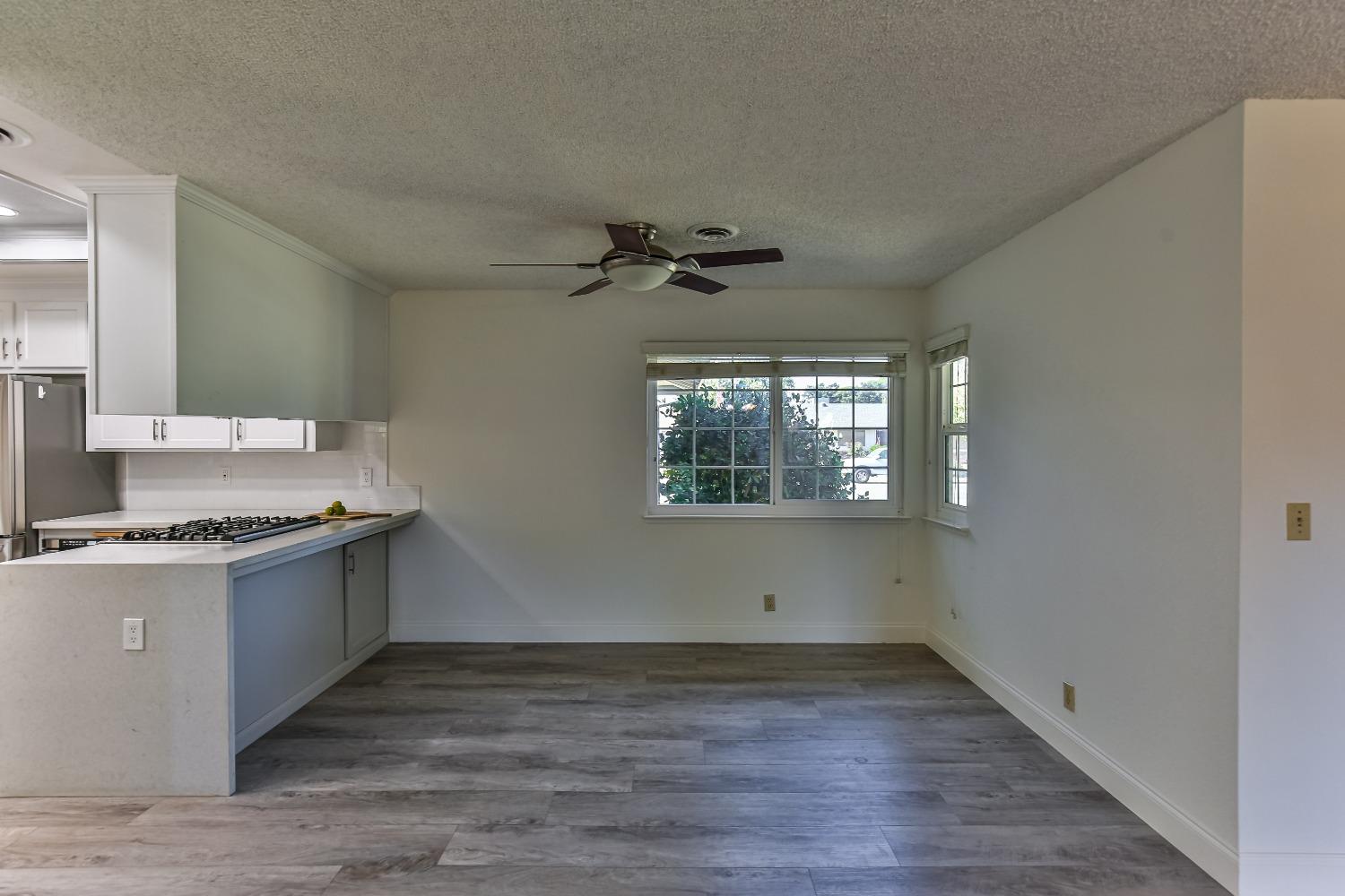 Detail Gallery Image 4 of 16 For 1661 Clark Ave, Yuba City,  CA 95991 - 3 Beds | 2 Baths