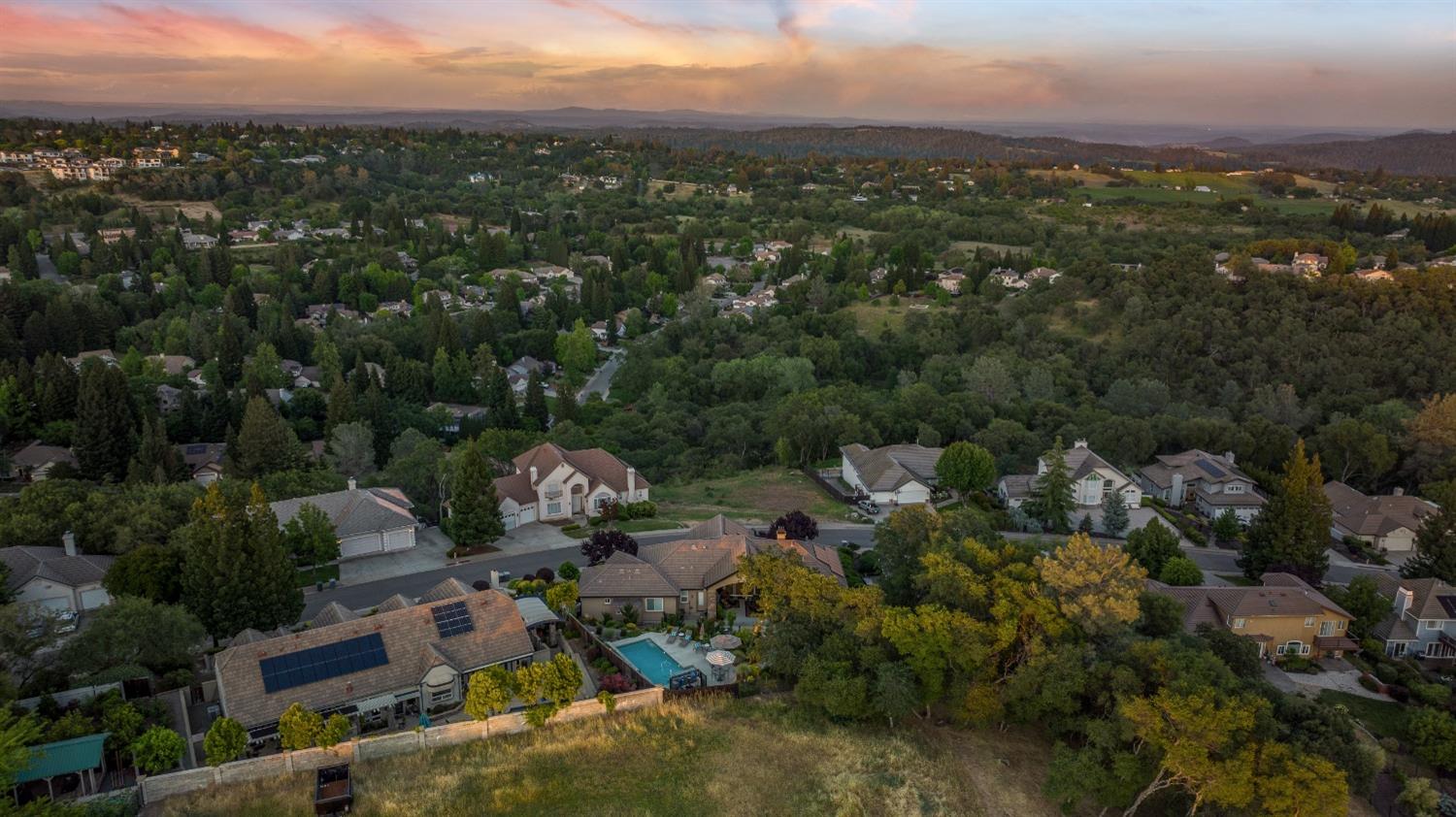 Detail Gallery Image 57 of 65 For 1480 Ridgeview Cir, Auburn,  CA 95603 - 4 Beds | 3/1 Baths