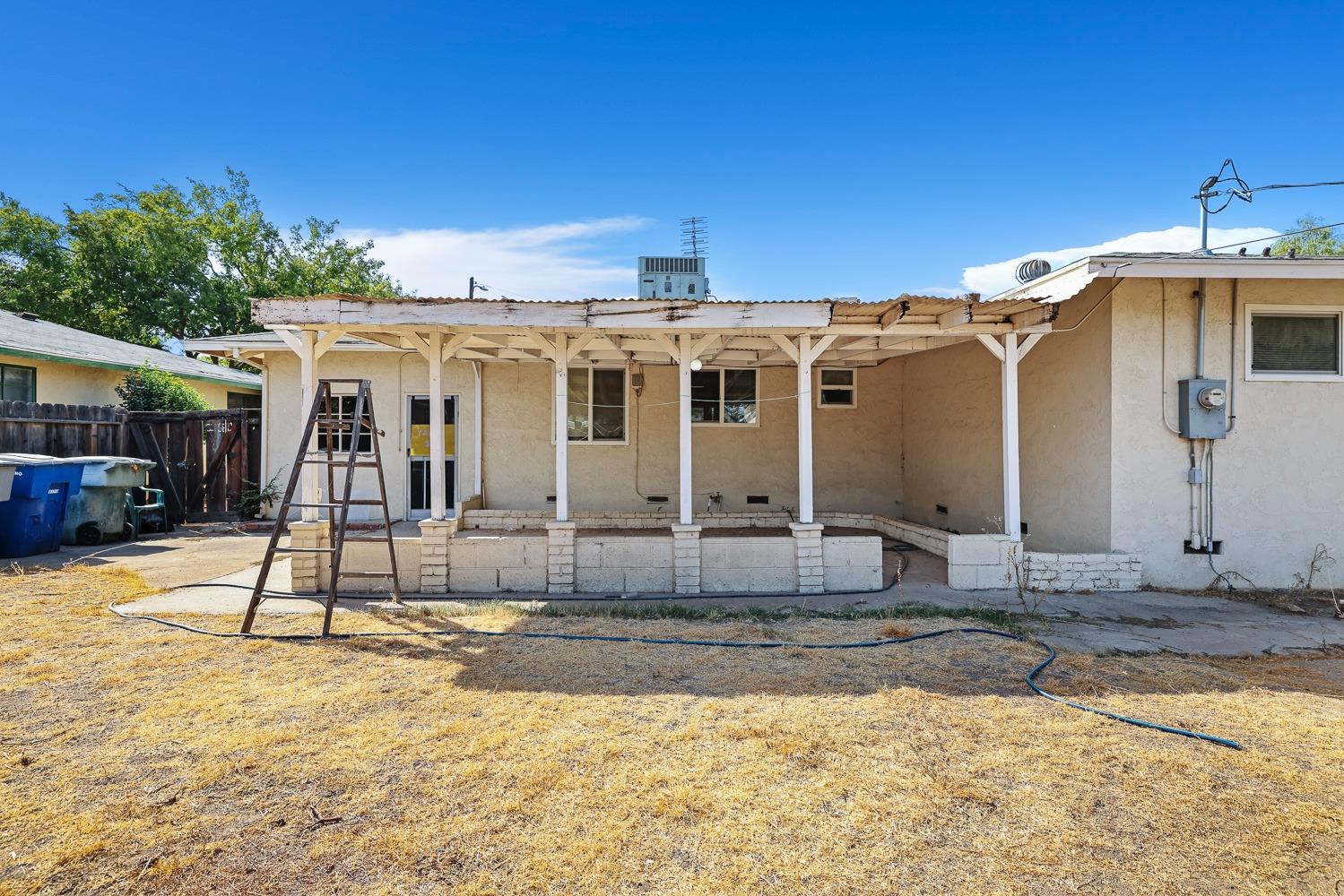 N Pleasant Avenue, Fresno, California image 35