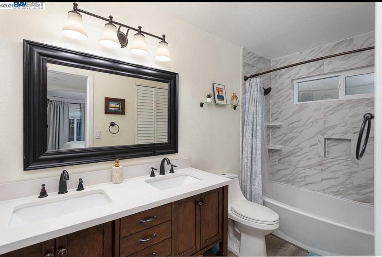 Detail Gallery Image 9 of 17 For 801 Center Ave, Martinez,  CA 94553 - 2 Beds | 1 Baths