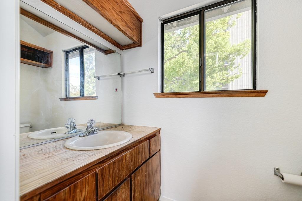 Detail Gallery Image 25 of 29 For 1117 23rd St #B,  Sacramento,  CA 95816 - 1 Beds | 1/1 Baths