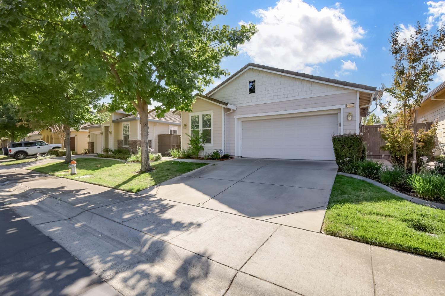 Detail Gallery Image 7 of 59 For 2326 Ryedale Ln, Sacramento,  CA 95835 - 2 Beds | 2 Baths