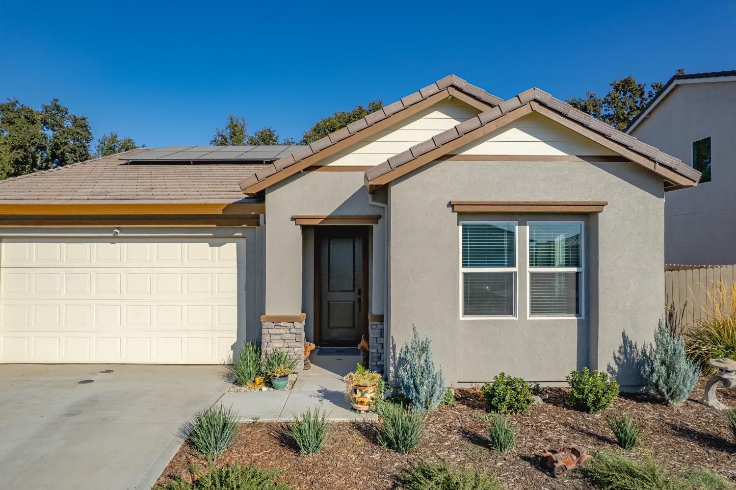 Detail Gallery Image 2 of 59 For 733 Pacific Grove Way, Plumas Lake,  CA 95961 - 3 Beds | 2 Baths