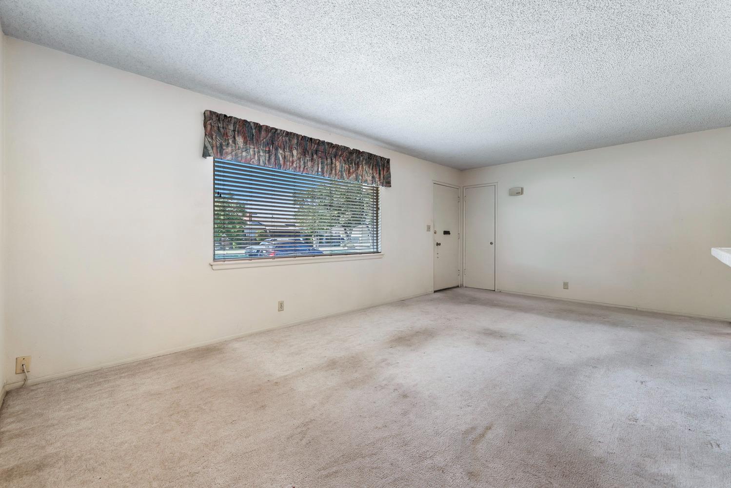 N Pleasant Avenue, Fresno, California image 11