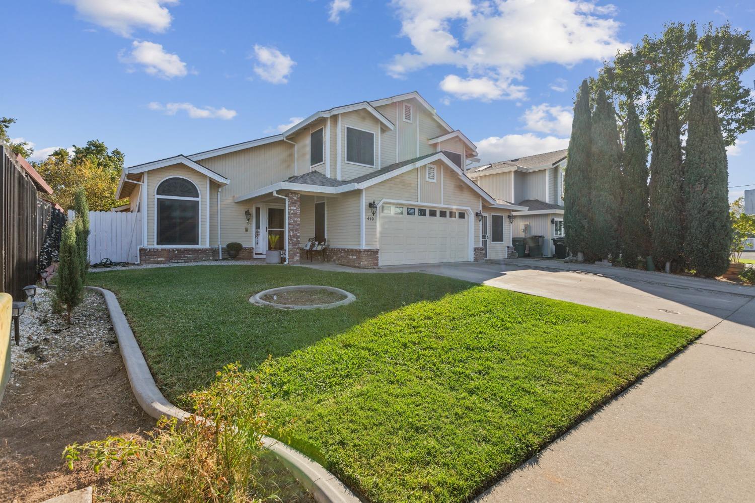 Detail Gallery Image 2 of 38 For 410 L St, Rio Linda,  CA 95673 - 4 Beds | 3 Baths