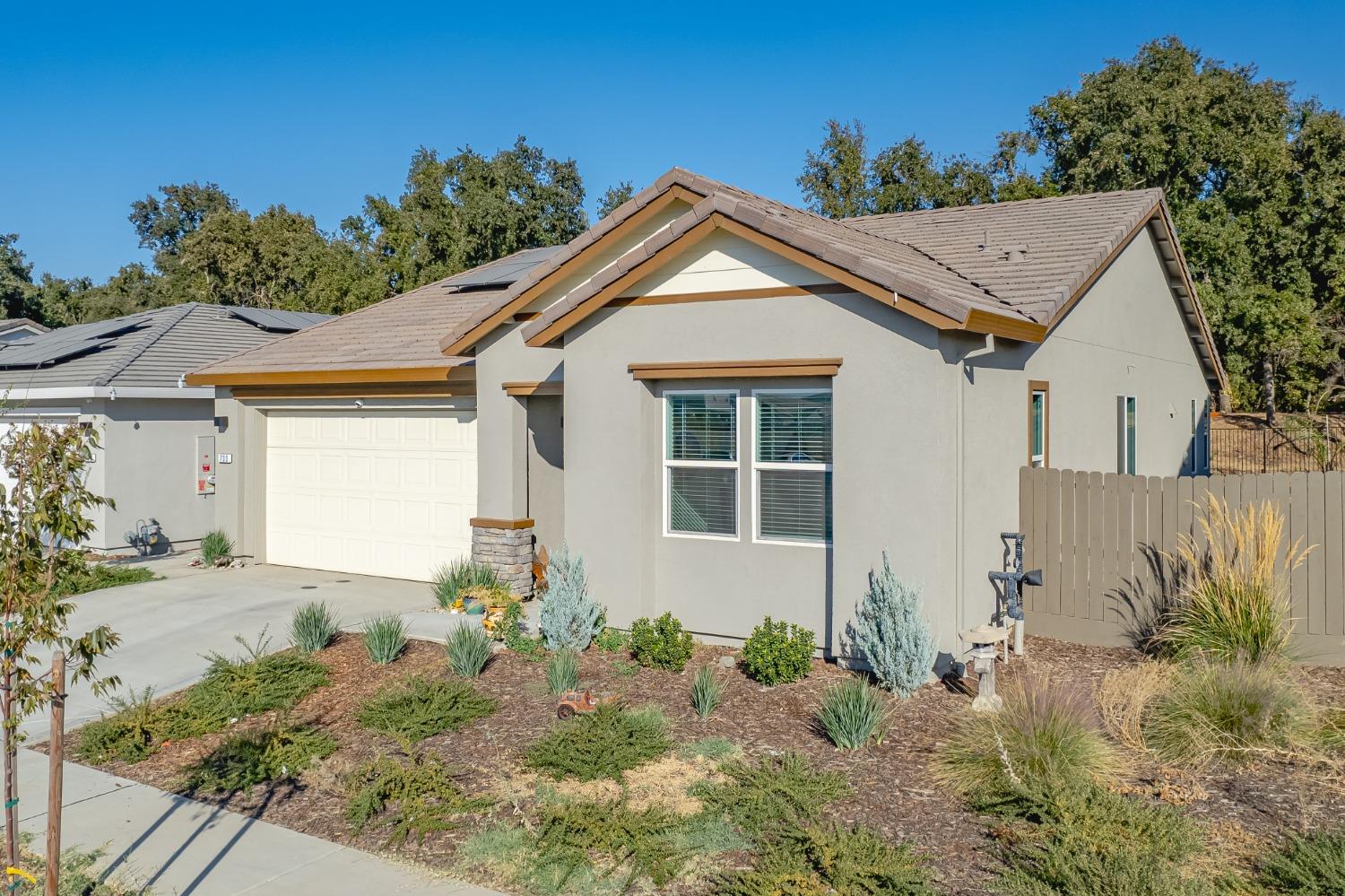 Detail Gallery Image 3 of 59 For 733 Pacific Grove Way, Plumas Lake,  CA 95961 - 3 Beds | 2 Baths