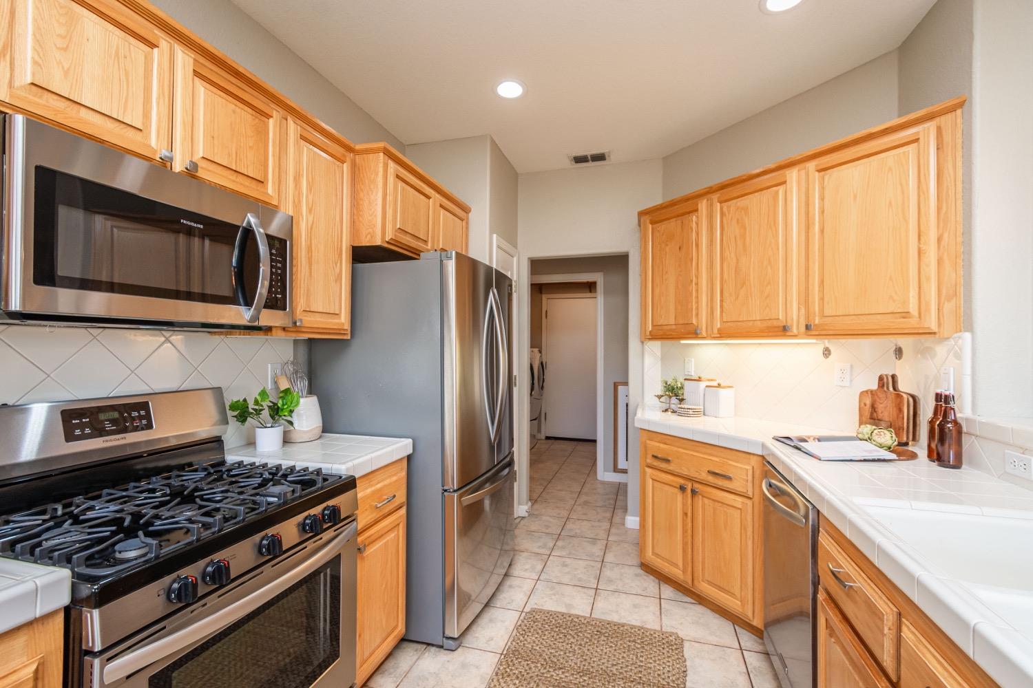 Detail Gallery Image 26 of 57 For 2507 Sasparilla Ct, Rocklin,  CA 95765 - 2 Beds | 2 Baths