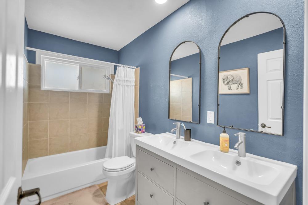 Detail Gallery Image 17 of 50 For 9338 Emily St, Elk Grove,  CA 95624 - 3 Beds | 2 Baths