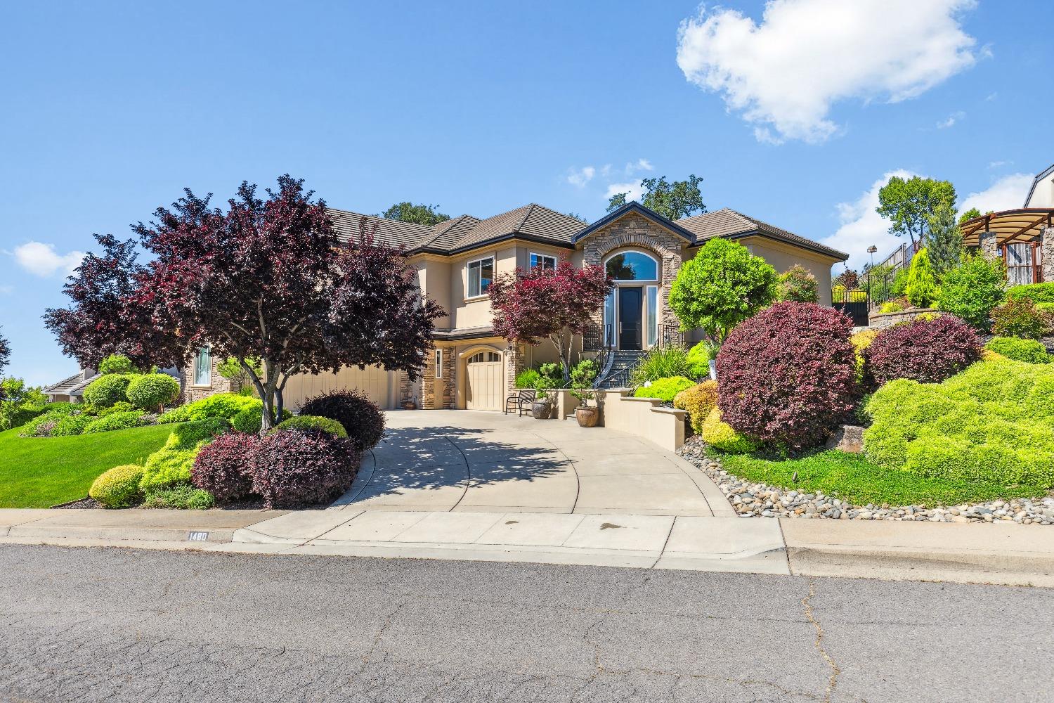 Detail Gallery Image 1 of 65 For 1480 Ridgeview Cir, Auburn,  CA 95603 - 4 Beds | 3/1 Baths