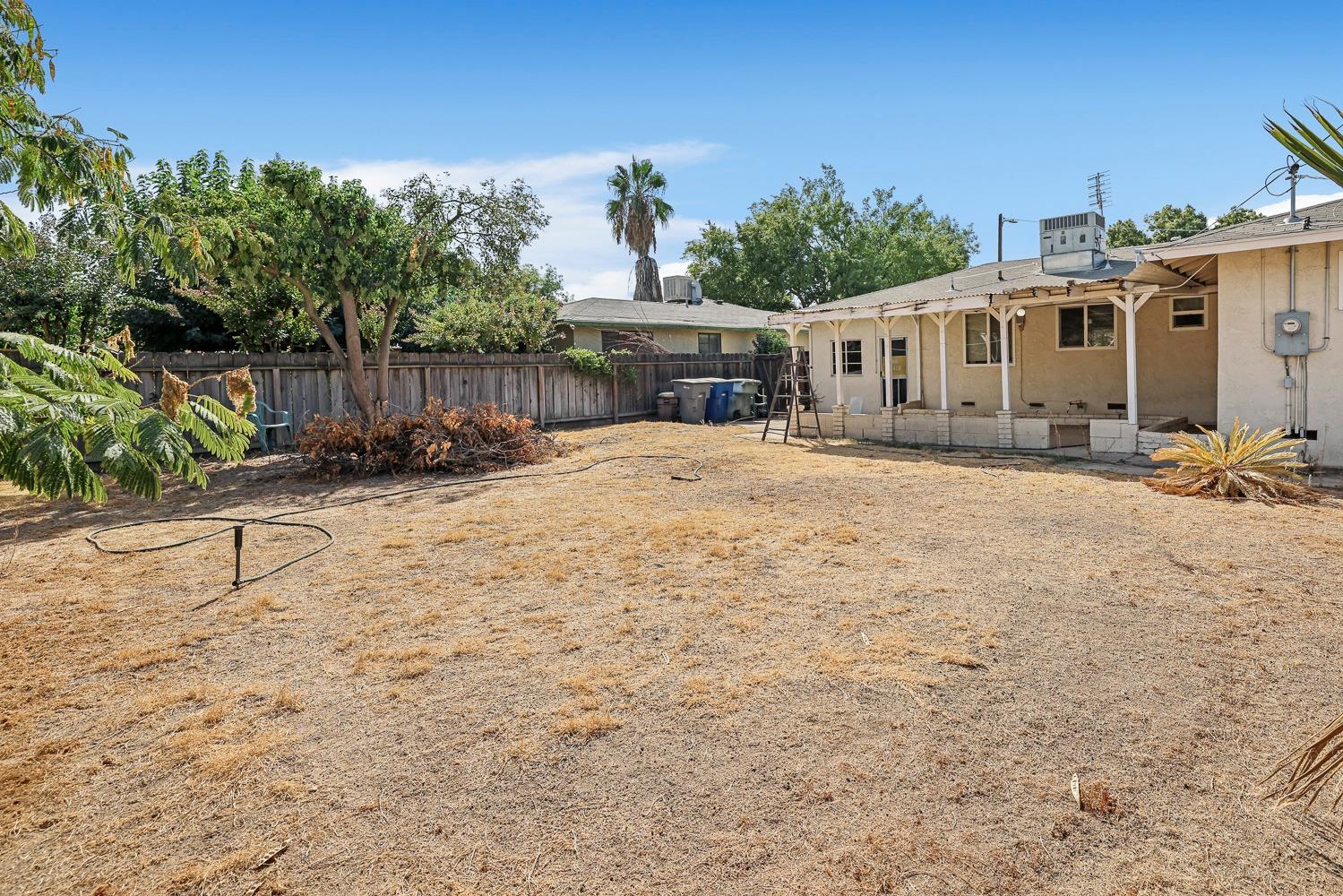 N Pleasant Avenue, Fresno, California image 33