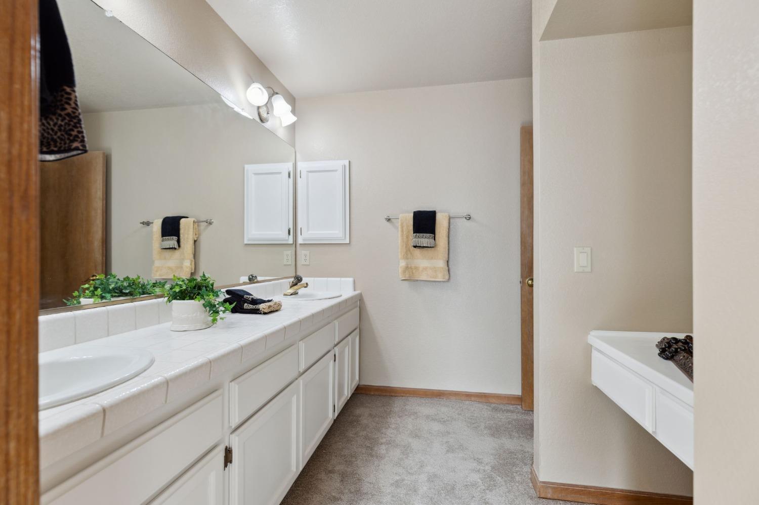 Detail Gallery Image 25 of 37 For 301 Inverness Ct, Roseville,  CA 95678 - 3 Beds | 2 Baths