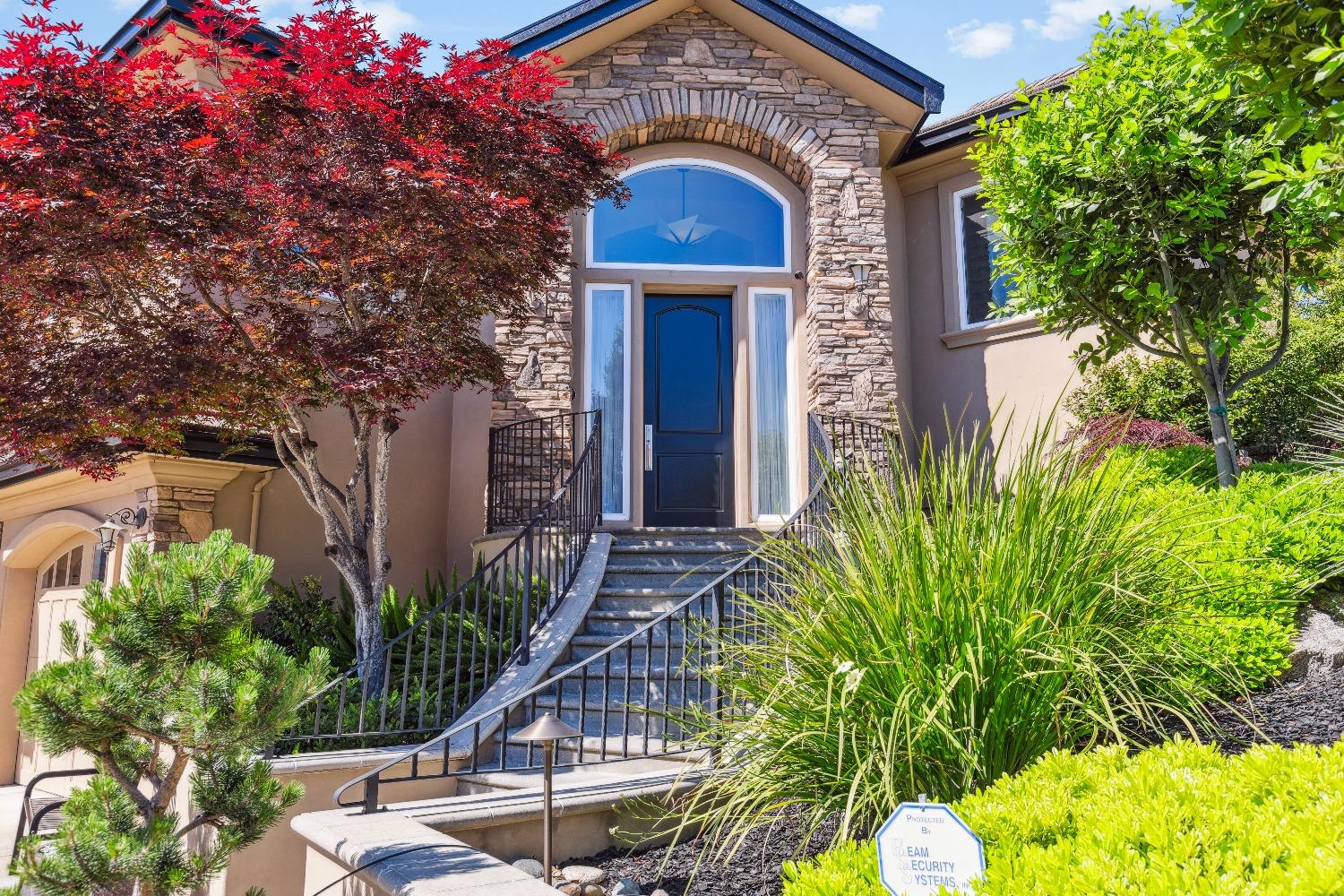 Detail Gallery Image 3 of 65 For 1480 Ridgeview Cir, Auburn,  CA 95603 - 4 Beds | 3/1 Baths