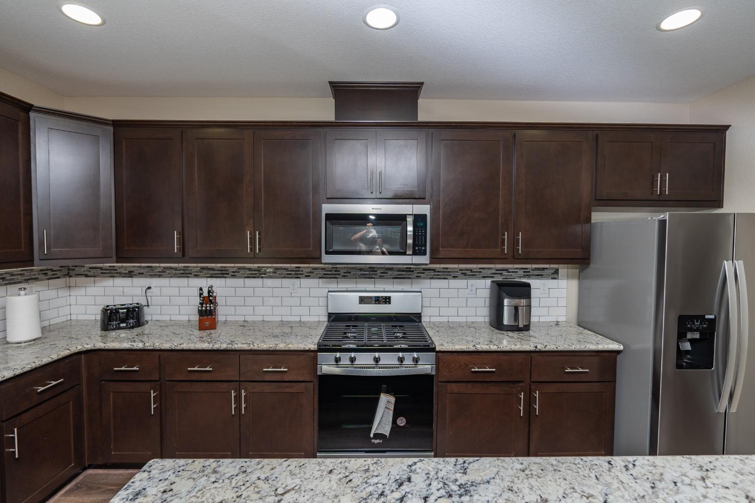 Detail Gallery Image 11 of 46 For 4836 Langley Way, Merced,  CA 95348 - 4 Beds | 3/1 Baths