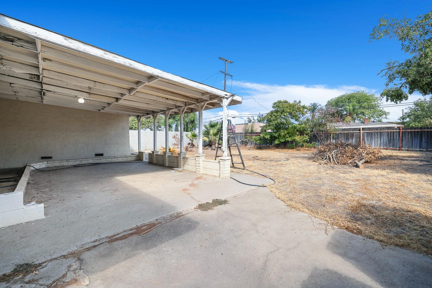 N Pleasant Avenue, Fresno, California image 30