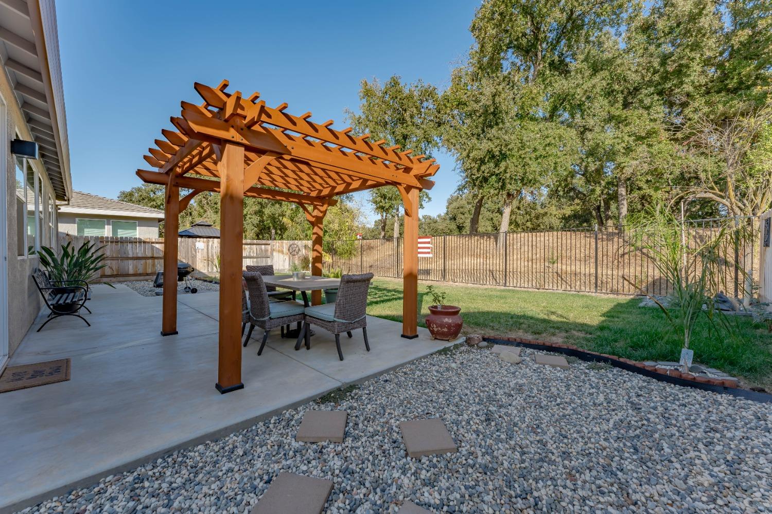 Detail Gallery Image 35 of 59 For 733 Pacific Grove Way, Plumas Lake,  CA 95961 - 3 Beds | 2 Baths