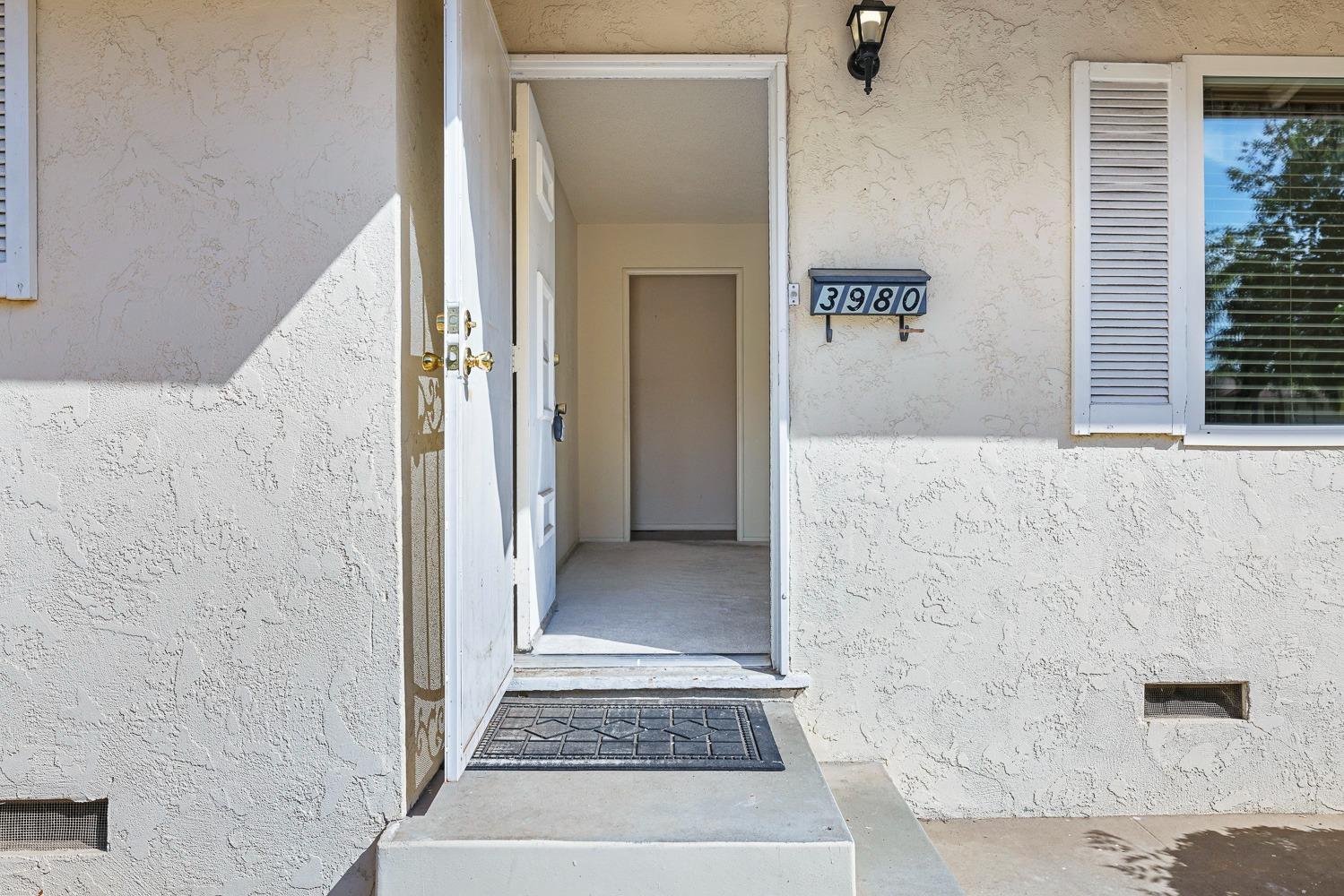 N Pleasant Avenue, Fresno, California image 6