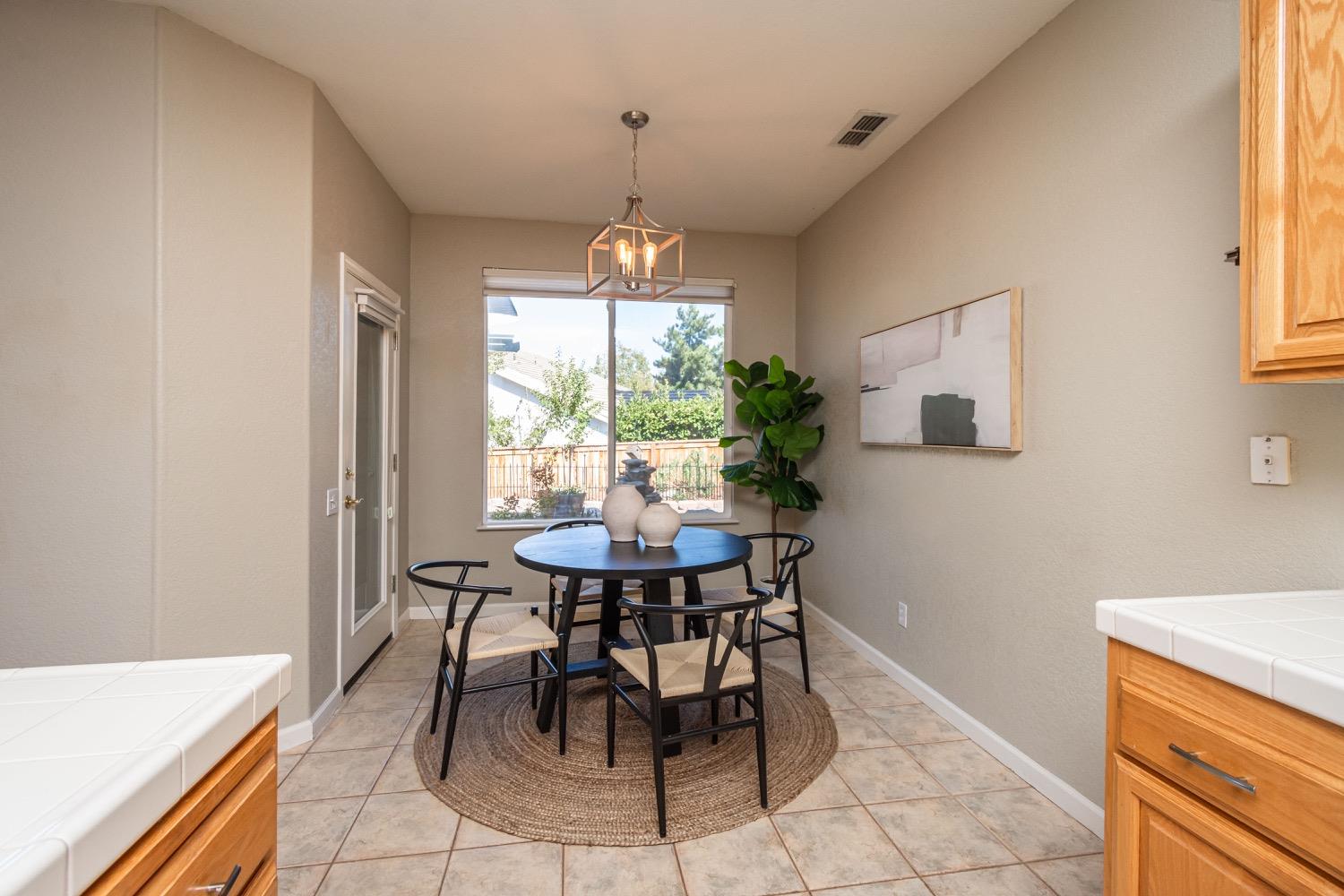 Detail Gallery Image 22 of 57 For 2507 Sasparilla Ct, Rocklin,  CA 95765 - 2 Beds | 2 Baths