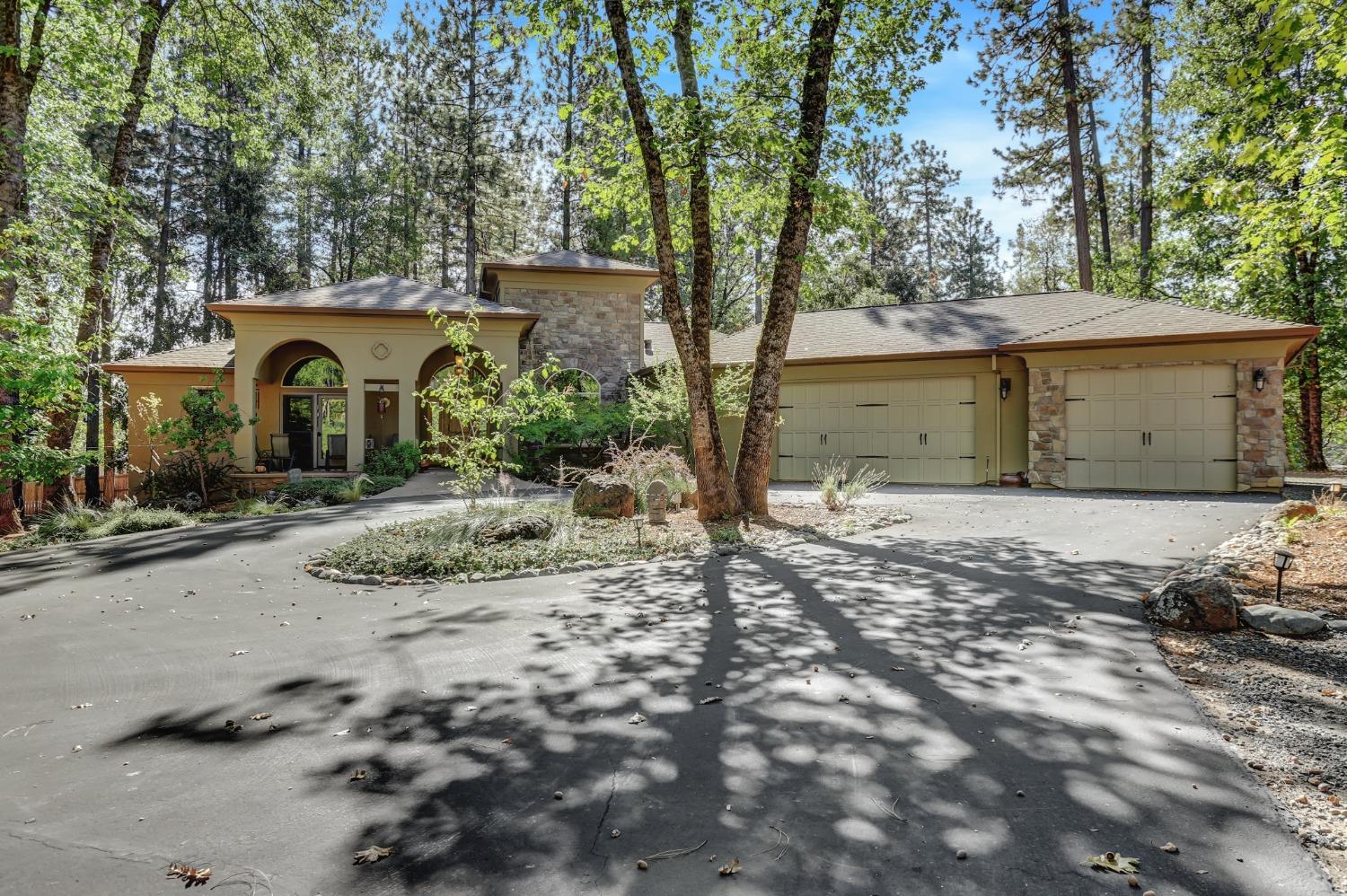 Detail Gallery Image 1 of 1 For 10417 Woods Ravine Ct, Nevada City,  CA 95959 - 3 Beds | 2/1 Baths