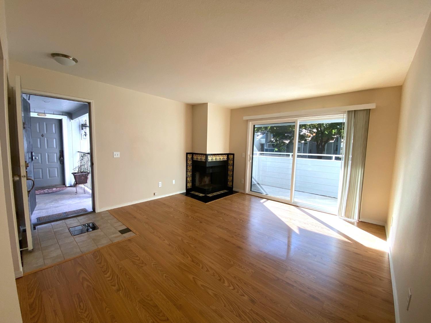 Detail Gallery Image 4 of 51 For 850 Del Verde Cir #4,  Sacramento,  CA 95833 - 2 Beds | 1 Baths