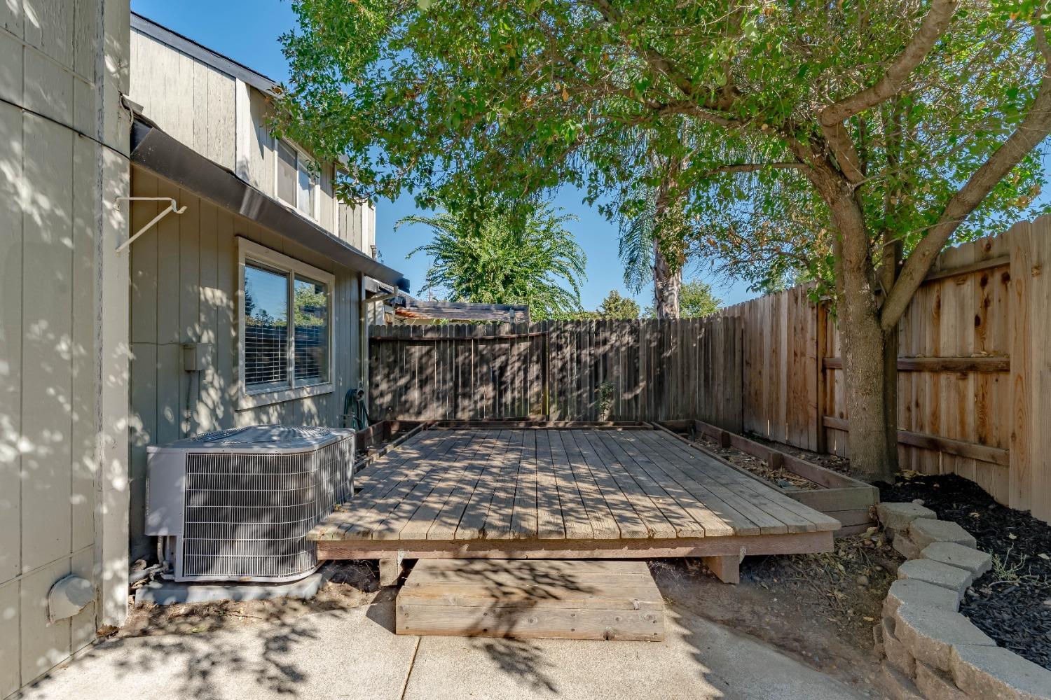 Detail Gallery Image 20 of 21 For 1003 Cirby Oaks Way, Roseville,  CA 95678 - 2 Beds | 2 Baths