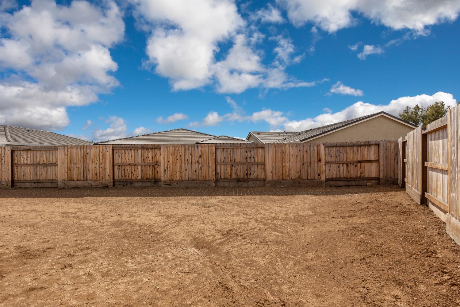 Detail Gallery Image 39 of 46 For 1716 Stinson Way, Plumas Lake,  CA 95961 - 3 Beds | 2/1 Baths