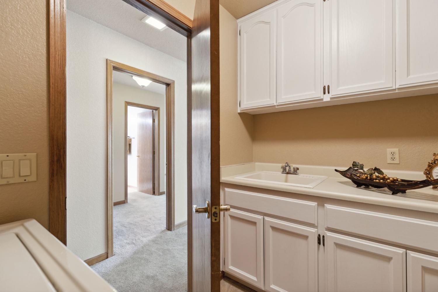 Detail Gallery Image 21 of 37 For 301 Inverness Ct, Roseville,  CA 95678 - 3 Beds | 2 Baths