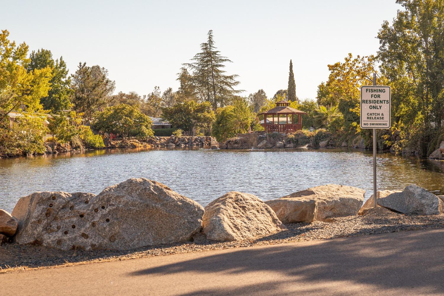 Detail Gallery Image 2 of 14 For 1772 Lake View Dr, Newcastle,  CA 95658 - 2 Beds | 2 Baths