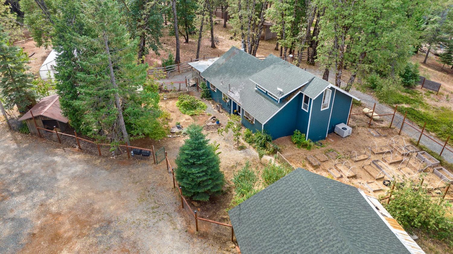 Detail Gallery Image 14 of 72 For 13610 Lightning Tree Rd, Nevada City,  CA 95959 - 2 Beds | 2 Baths