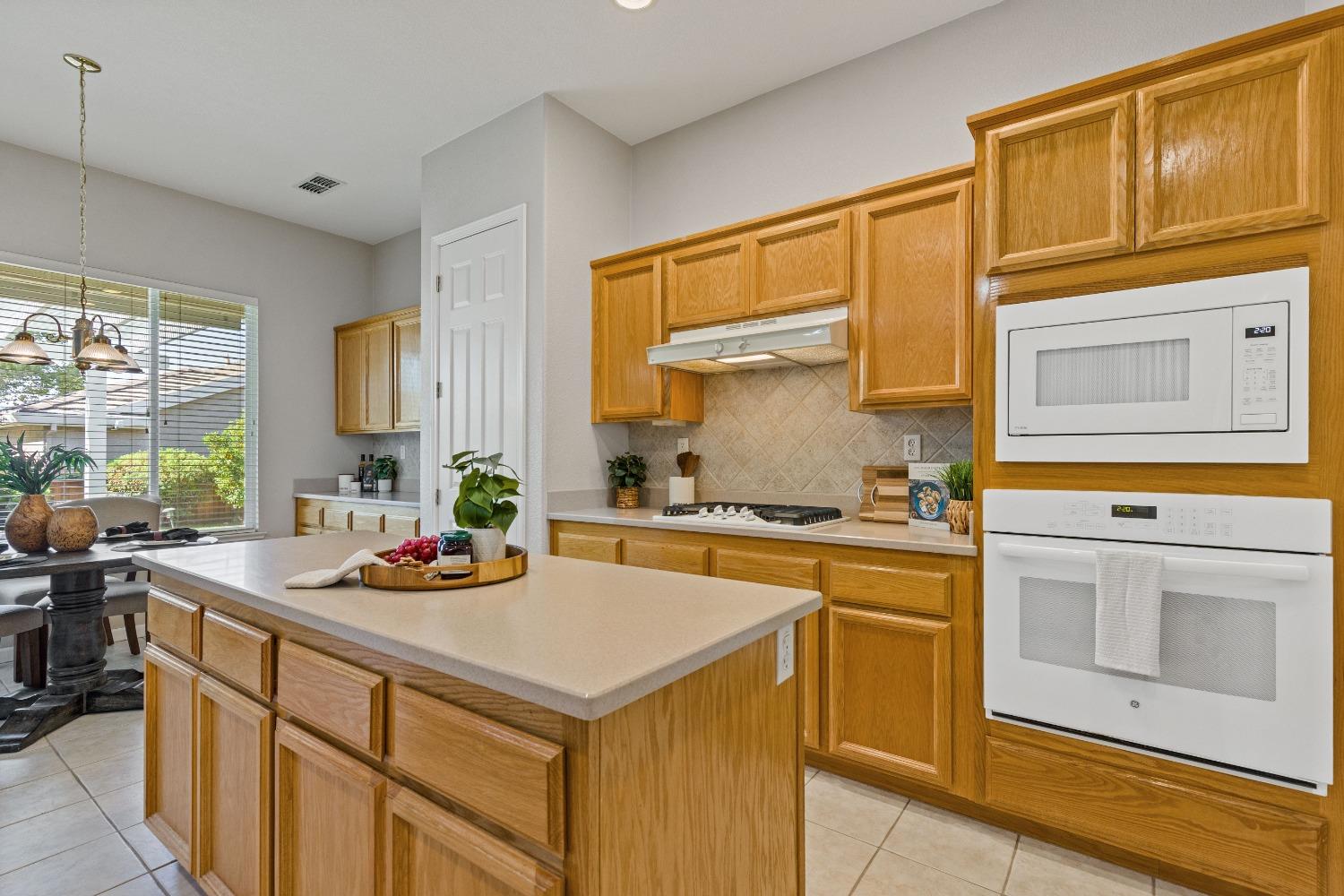 Detail Gallery Image 21 of 62 For 2816 Springfield Dr, Rocklin,  CA 95765 - 2 Beds | 2/1 Baths