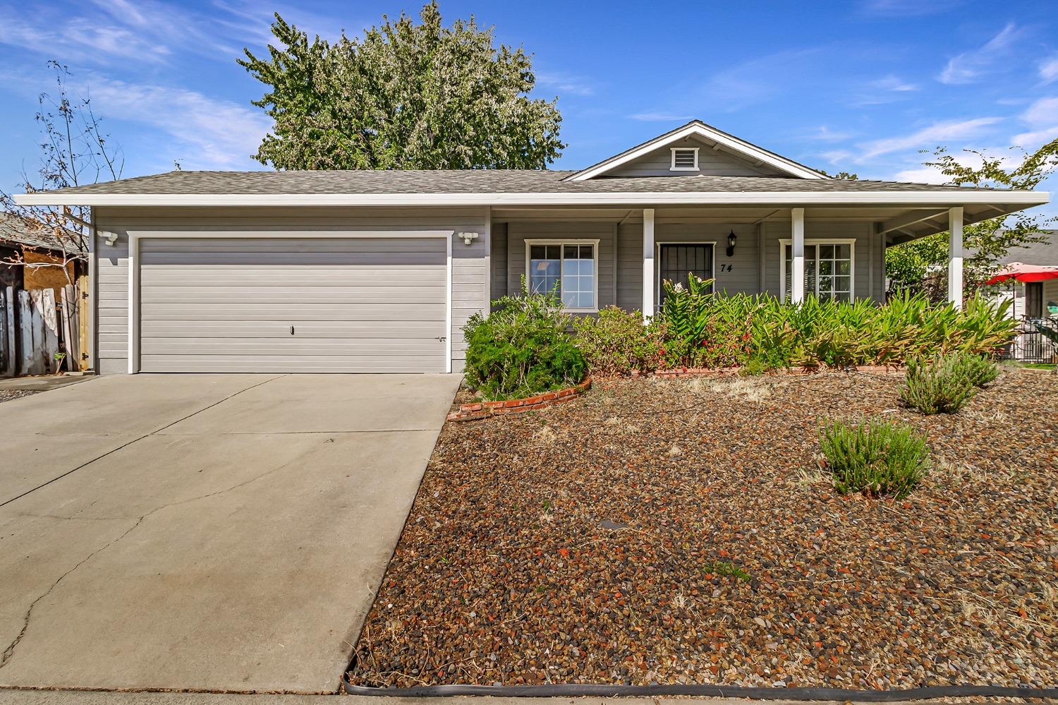 Detail Gallery Image 1 of 44 For 74 S Jackie Dr, Chico,  CA 95973 - 3 Beds | 2 Baths