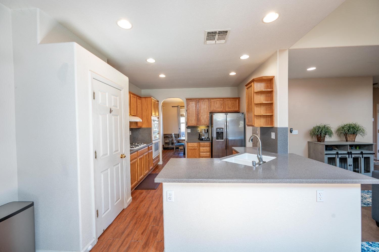 Detail Gallery Image 25 of 59 For 13712 Channel Ln, Waterford,  CA 95386 - 4 Beds | 2/1 Baths