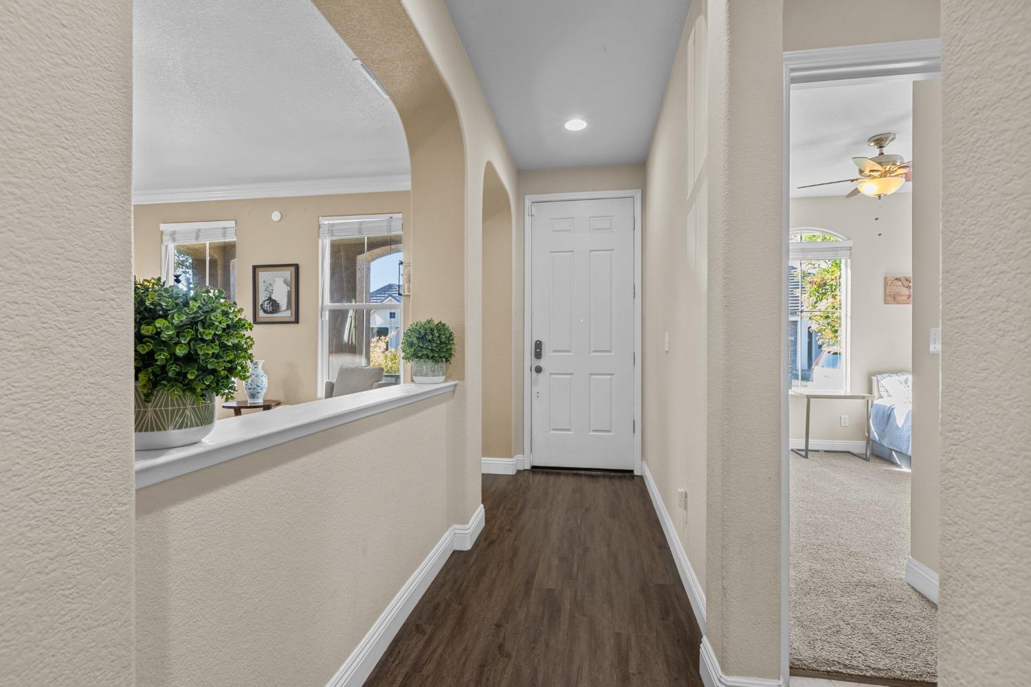 Detail Gallery Image 5 of 40 For 1893 Acari Ave, Sacramento,  CA 95835 - 3 Beds | 2 Baths