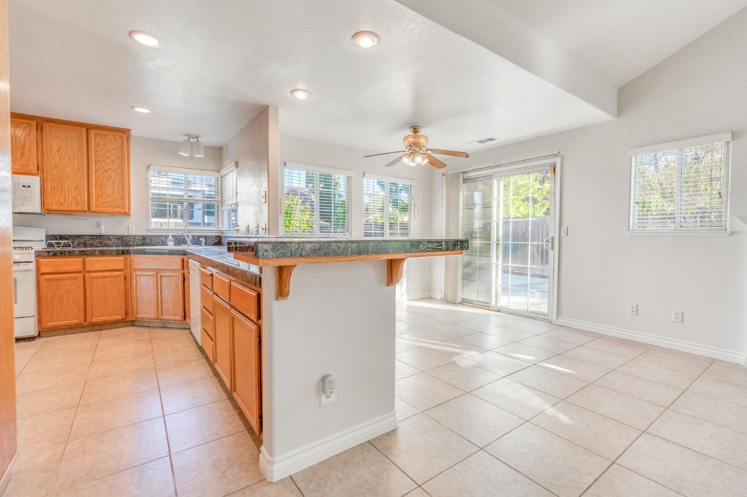 Detail Gallery Image 30 of 91 For 1827 Chabot Ct, Los Banos,  CA 93635 - 4 Beds | 2 Baths