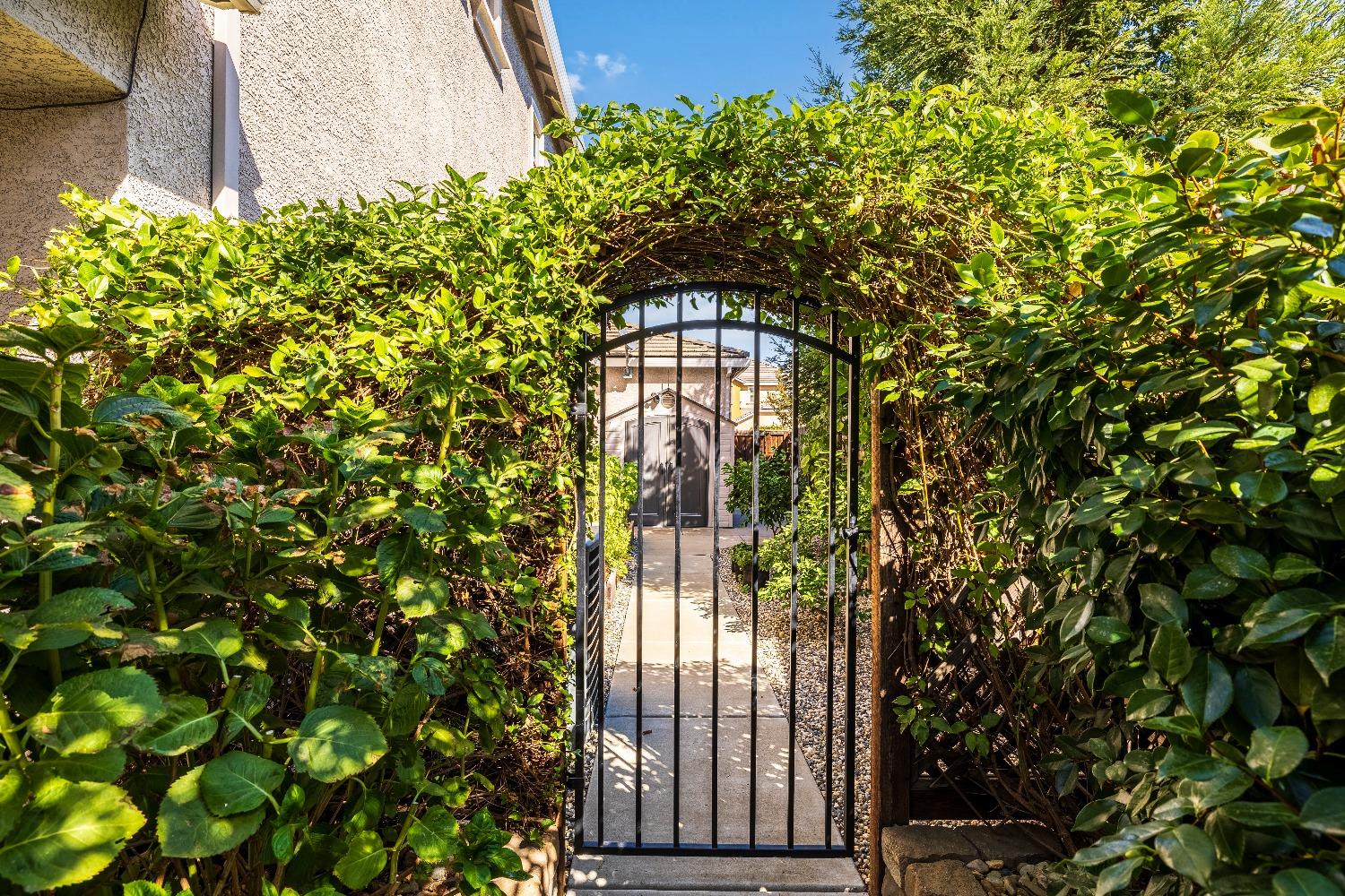 Detail Gallery Image 42 of 54 For 225 Perrara Ct, Roseville,  CA 95747 - 5 Beds | 3/1 Baths