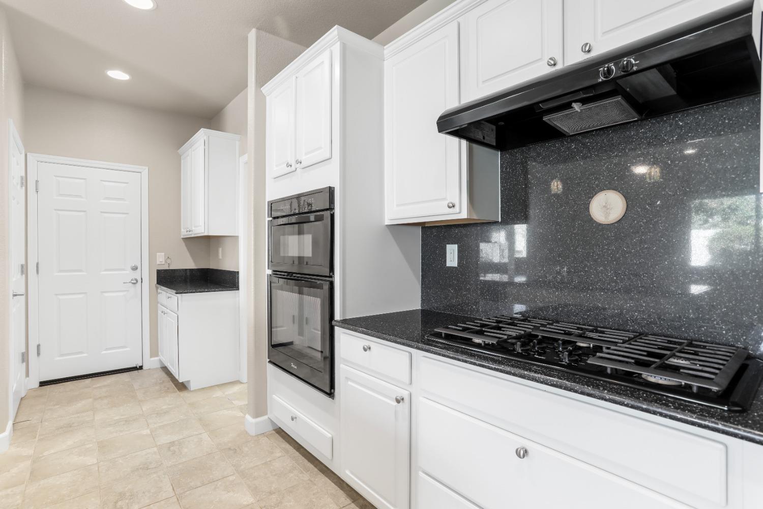 Detail Gallery Image 11 of 37 For 2665 Cherry Grove Ave, Manteca,  CA 95336 - 2 Beds | 2 Baths