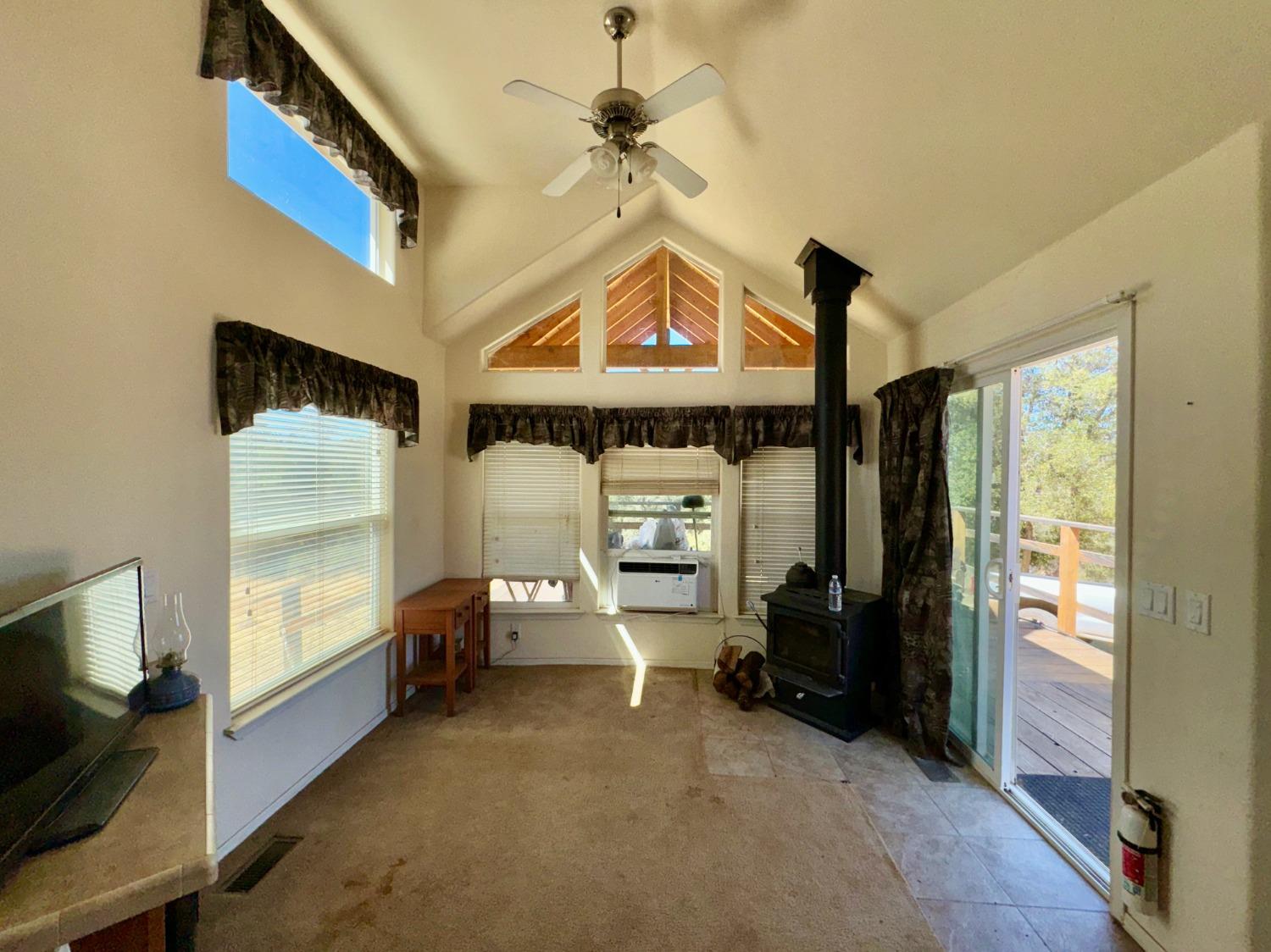 Detail Gallery Image 11 of 42 For 29684 Mccourtney Rd, Penn Valley,  CA 95946 - 1 Beds | 1 Baths