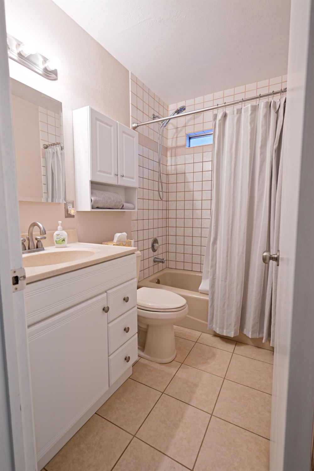 Detail Gallery Image 20 of 37 For 6518 Matterhorn Dr, Sacramento,  CA 95842 - 3 Beds | 1/1 Baths