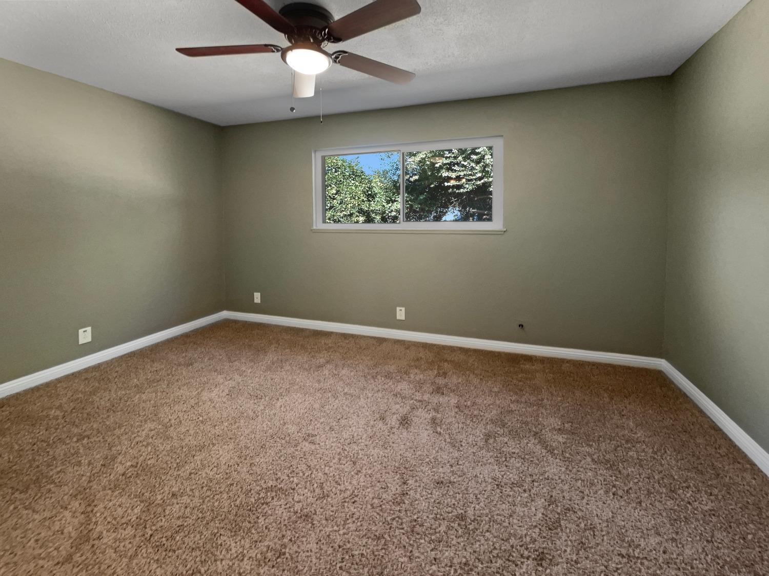 Detail Gallery Image 14 of 21 For 551 Benton Dr, Yuba City,  CA 95991 - 4 Beds | 2 Baths