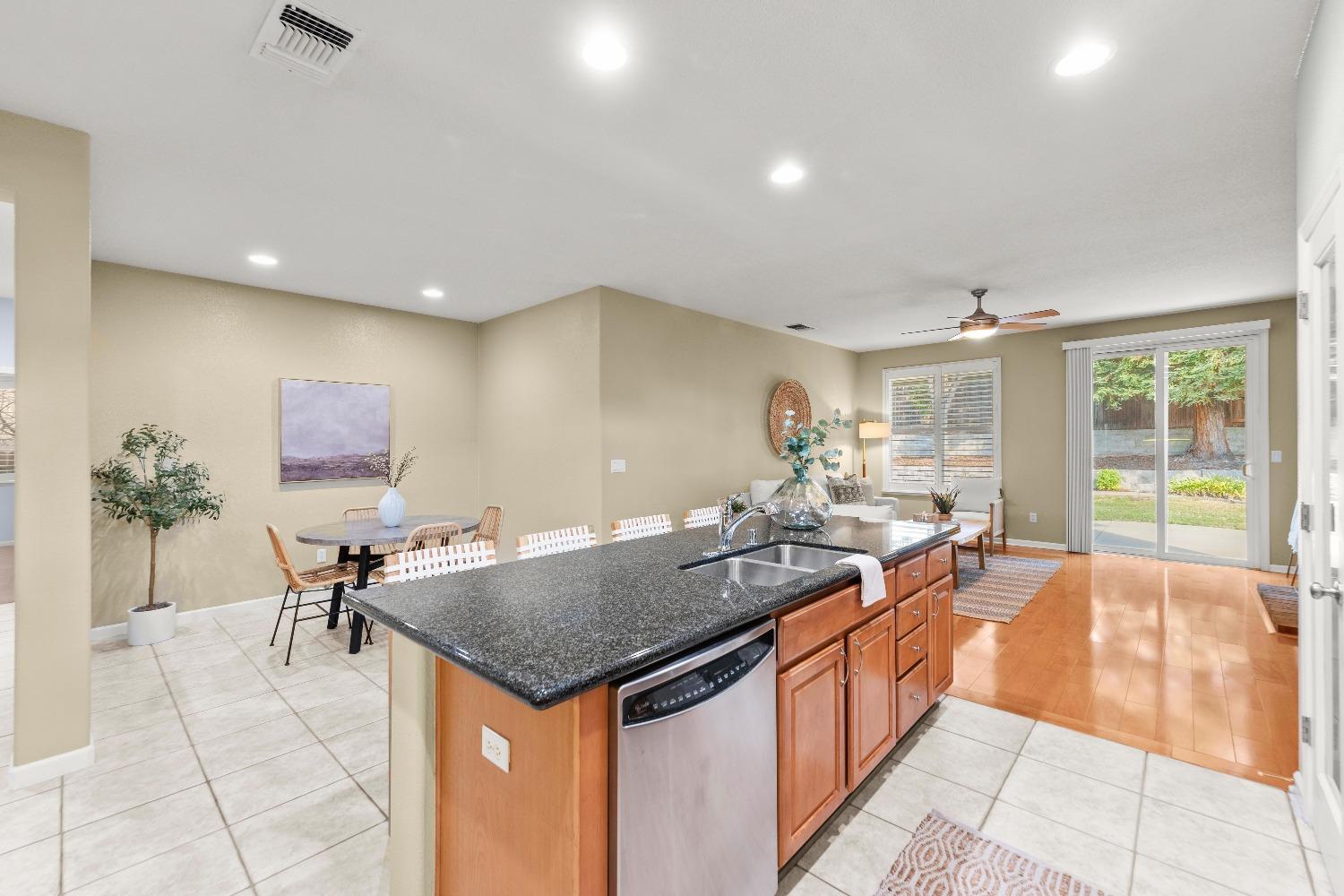 Detail Gallery Image 28 of 67 For 401 Donegal Ct, Lincoln,  CA 95648 - 3 Beds | 2 Baths