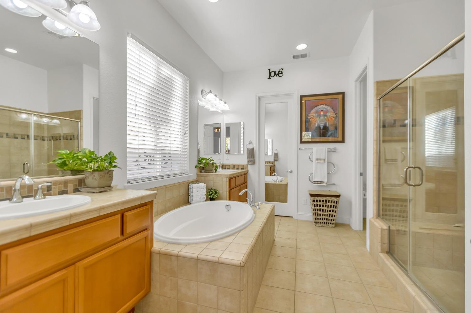 Detail Gallery Image 42 of 71 For 10075 Winkle Cir, Elk Grove,  CA 95757 - 3 Beds | 2/1 Baths