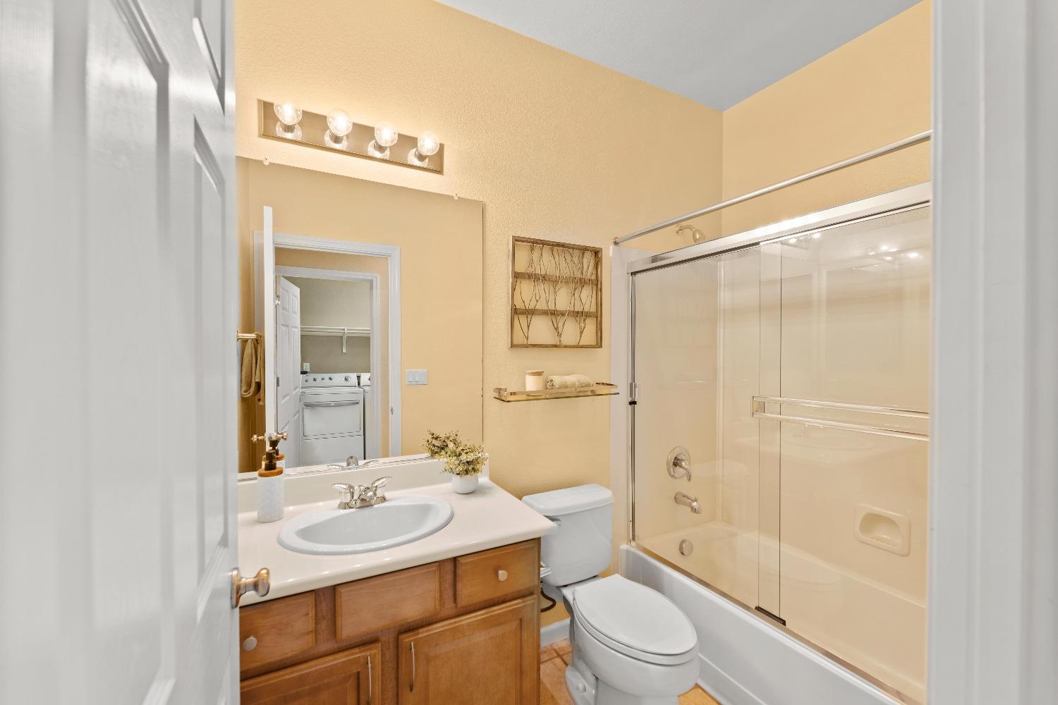 Detail Gallery Image 37 of 67 For 401 Donegal Ct, Lincoln,  CA 95648 - 3 Beds | 2 Baths